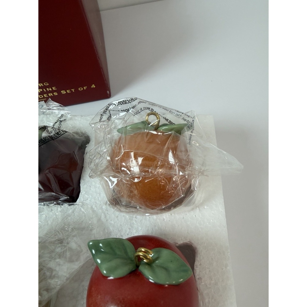 Lenox Williamsburg Boxwood And Pine Fruit Place card Holder Set Of 4 - Picture 4 of 11